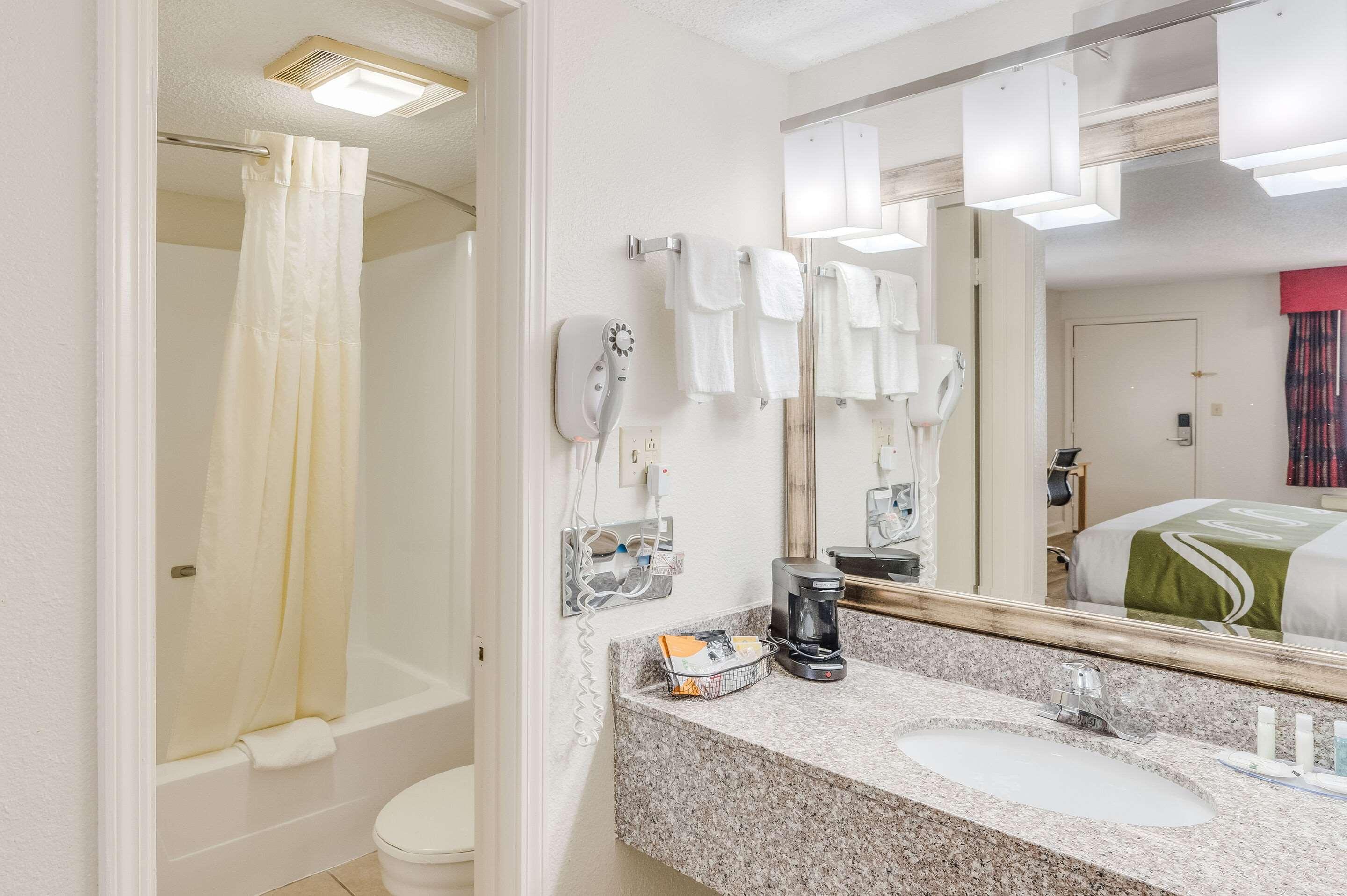 Quality Inn & Suites Hot Springs-Lake Hamilton Экстерьер фото
